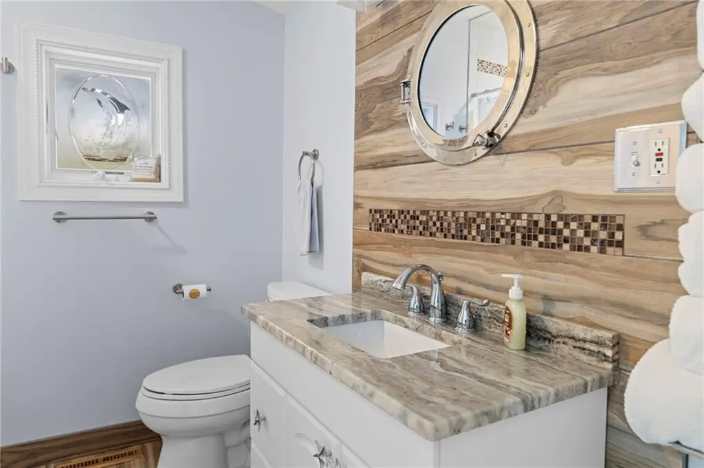 11 N Shore Street Warwick RI 02889