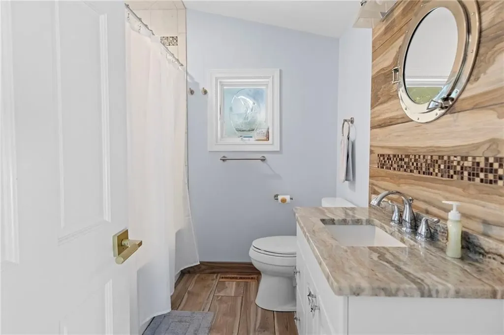 11 N Shore Street Warwick RI 02889