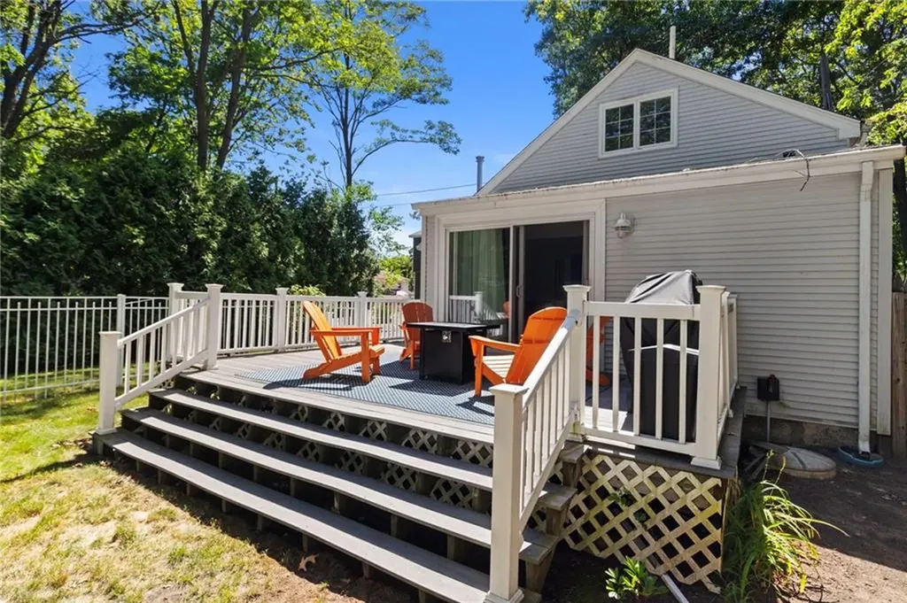 11 N Shore Street Warwick RI 02889