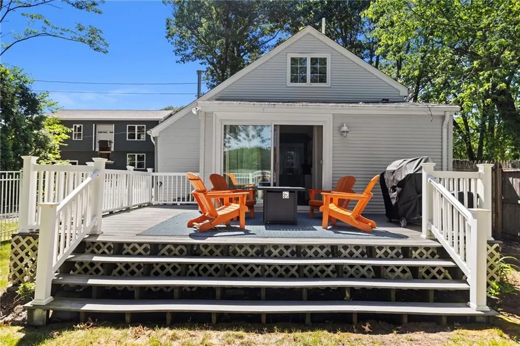 11 N Shore Street Warwick RI 02889