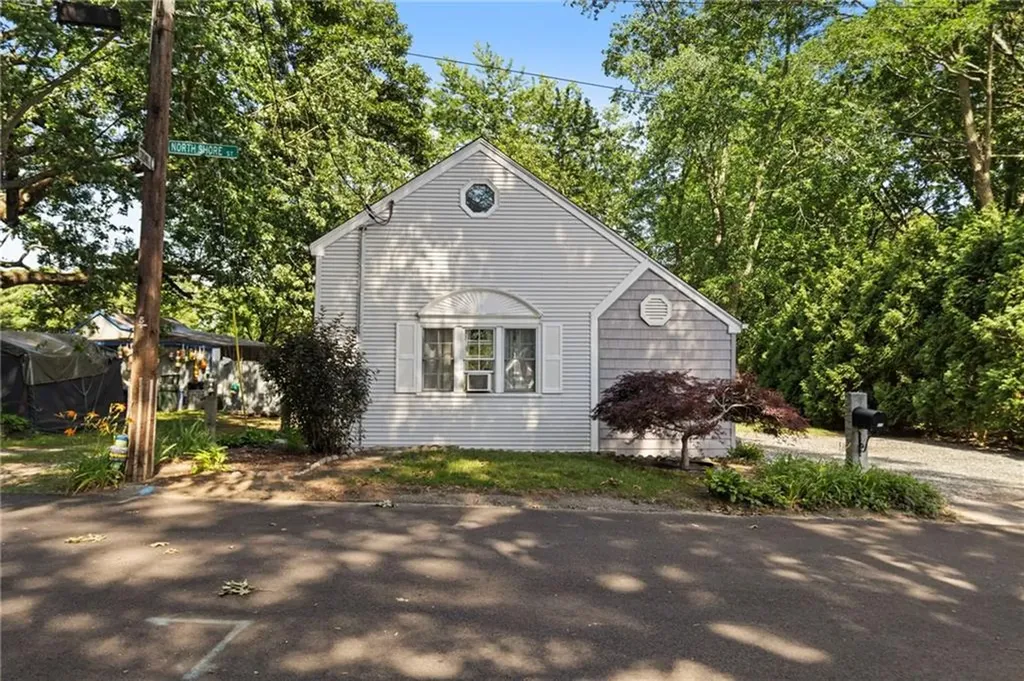11 N Shore Street Warwick RI 02889