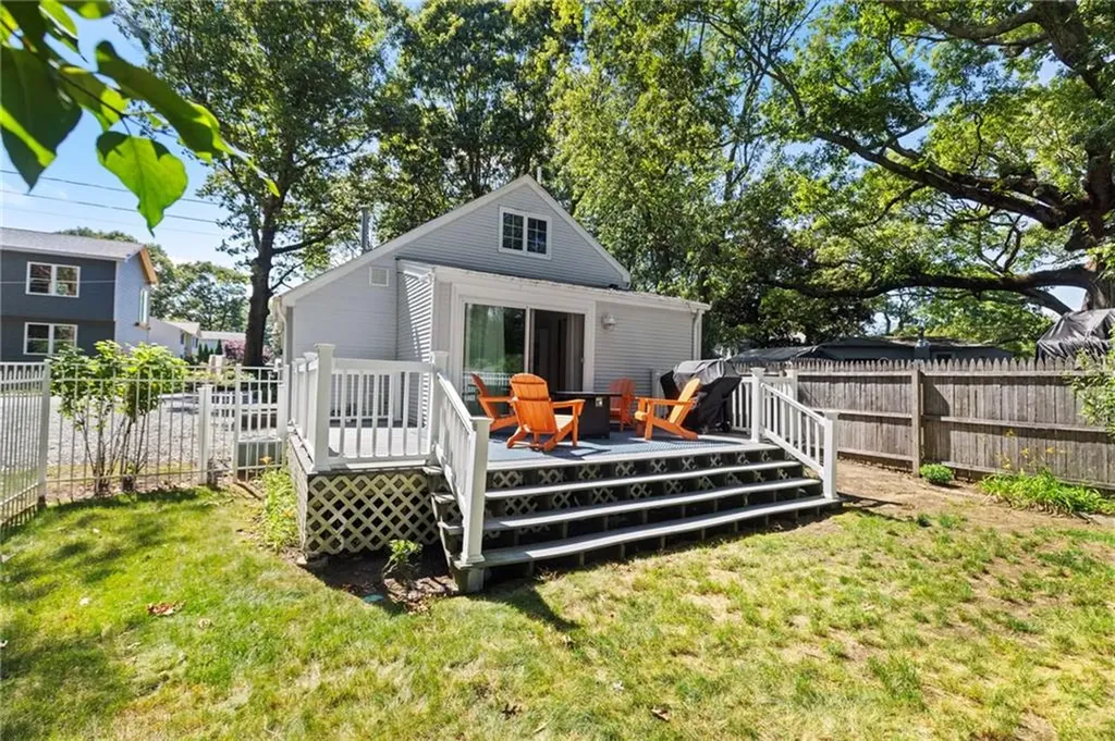11 N Shore Street Warwick RI 02889