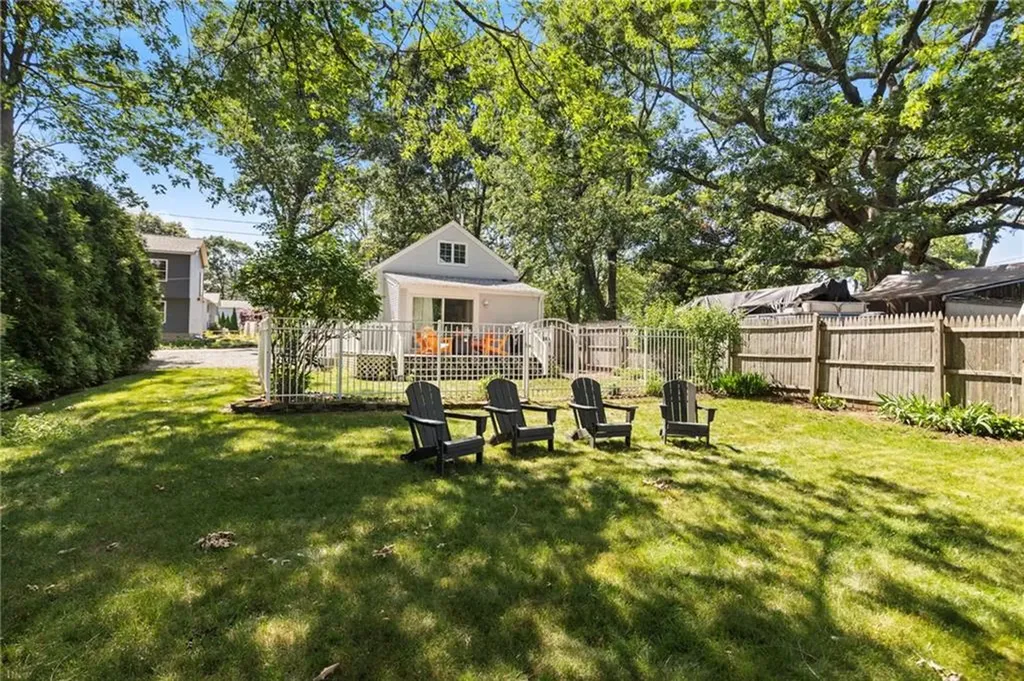 11 N Shore Street Warwick RI 02889