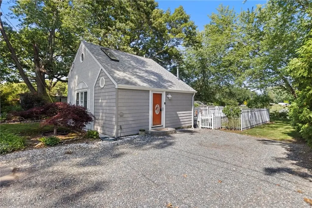 11 N Shore Street Warwick RI 02889