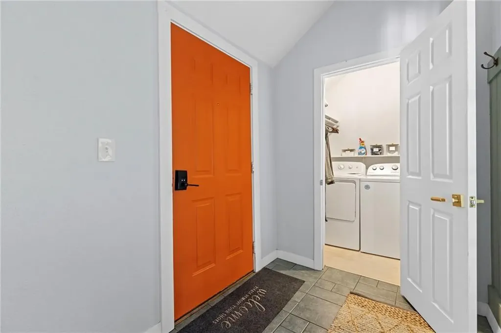 11 N Shore Street Warwick RI 02889