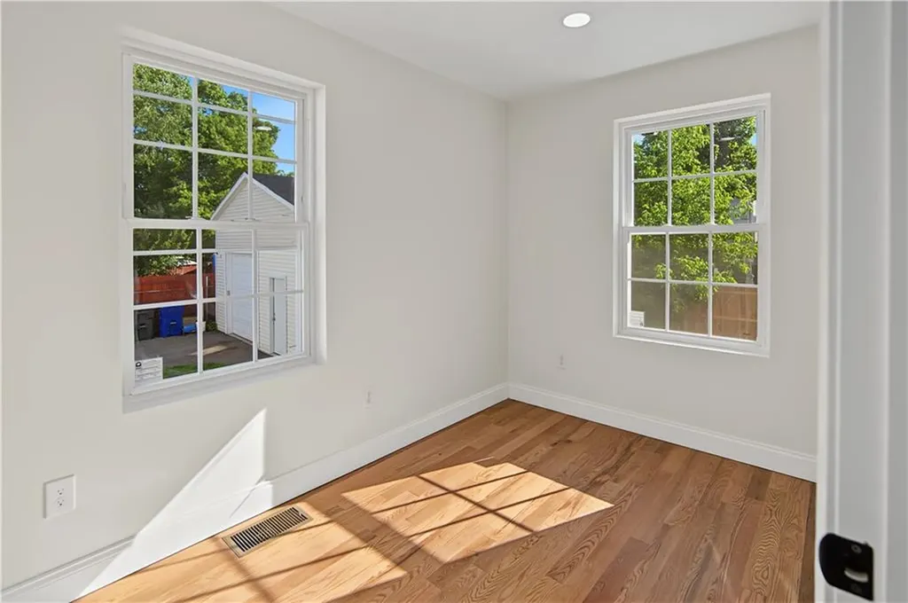 171 Ocean Street Providence RI 02905