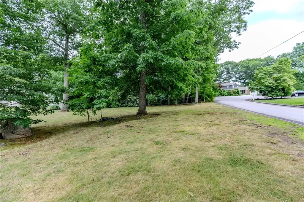 11 Maplecrest Drive Smithfield RI 02828