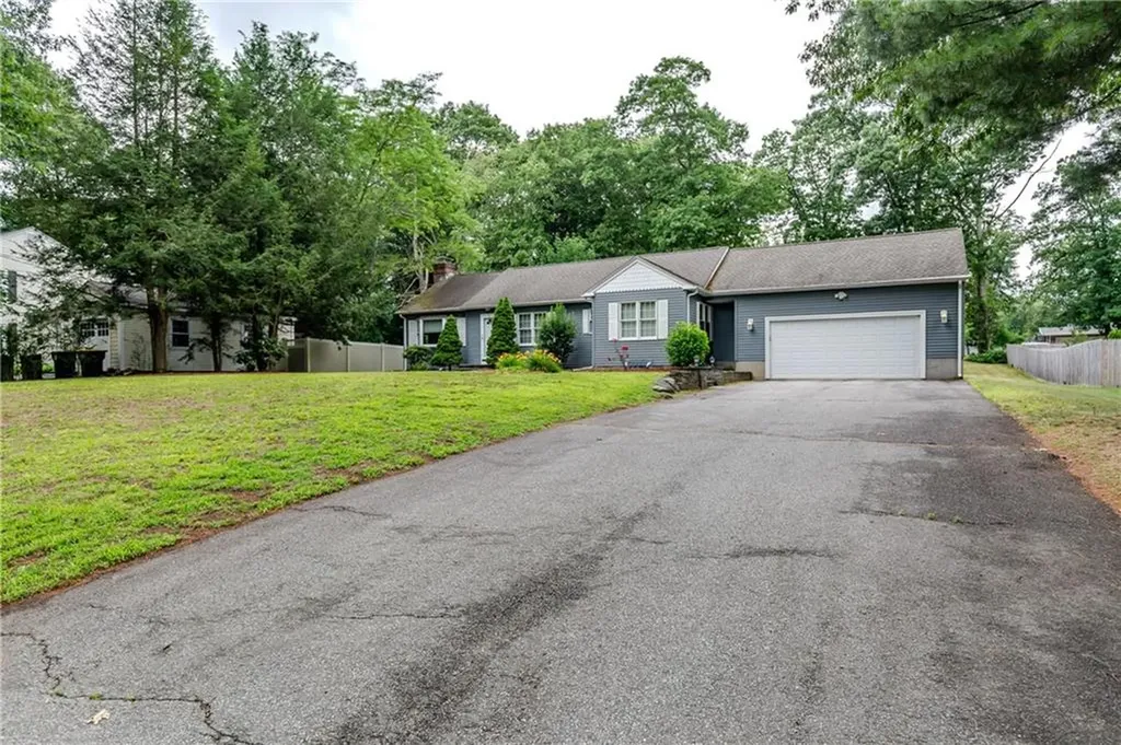 11 Maplecrest Drive Smithfield RI 02828