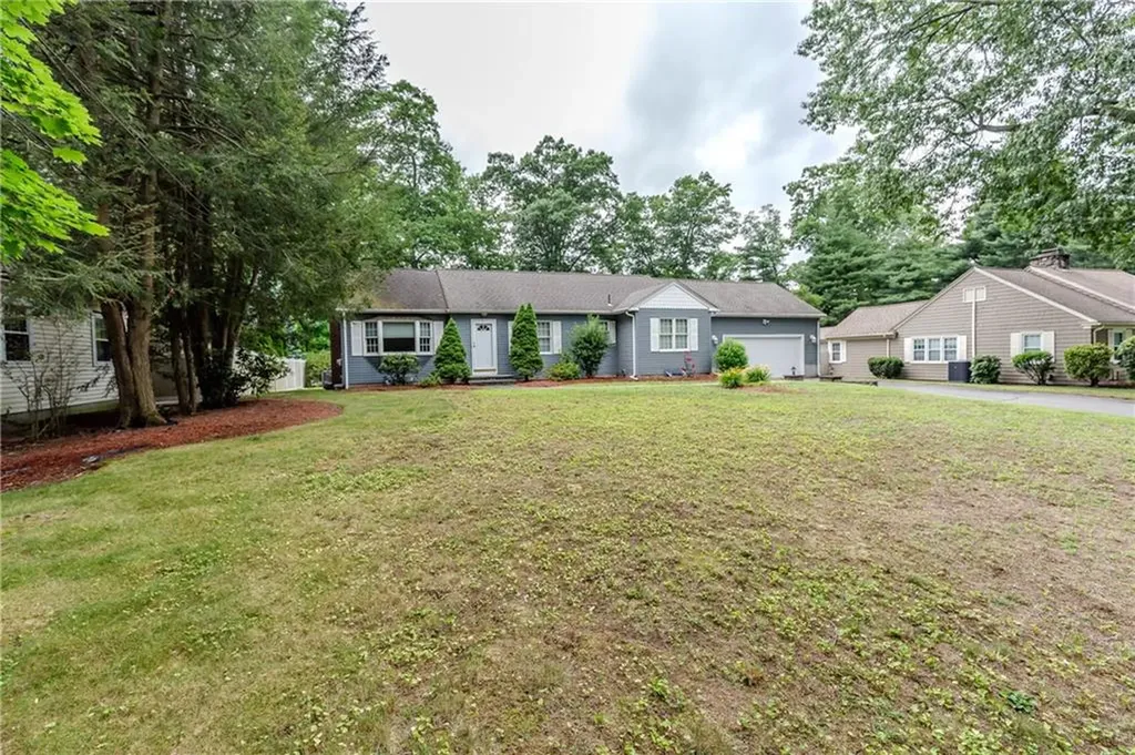 11 Maplecrest Drive Smithfield RI 02828