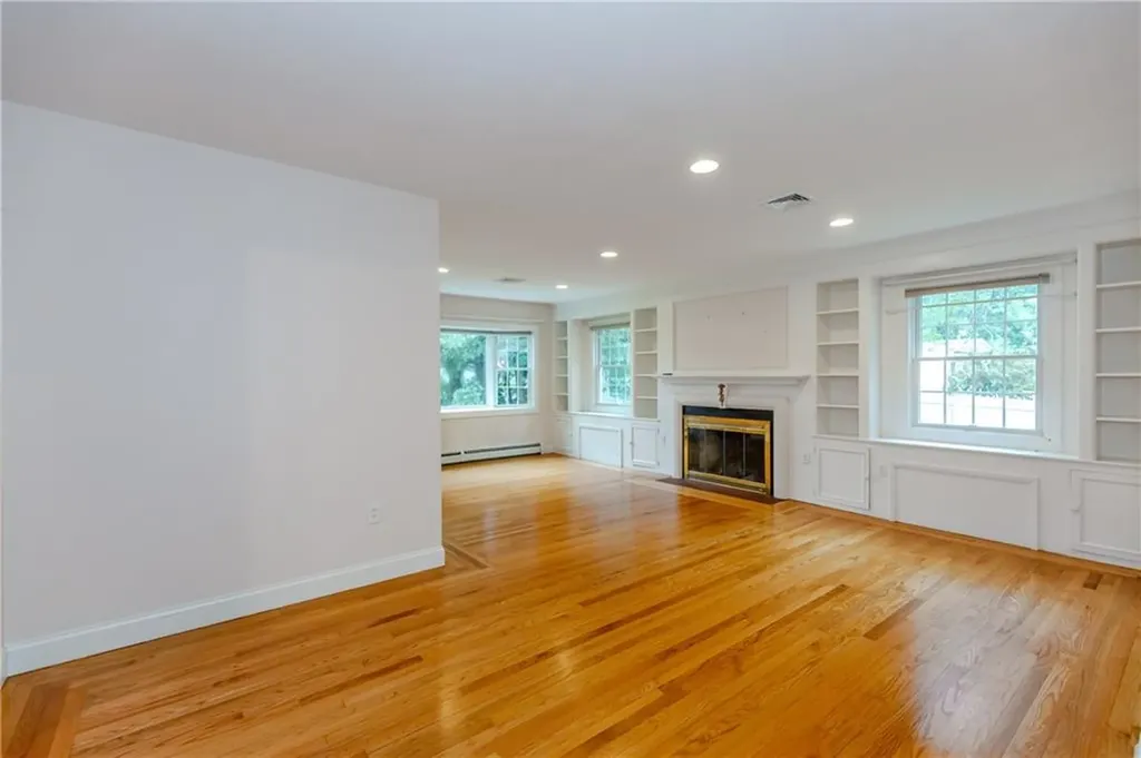 11 Maplecrest Drive Smithfield RI 02828