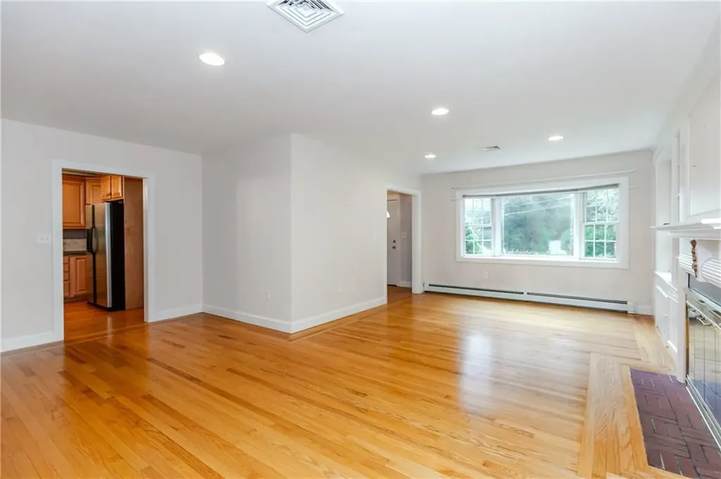 11 Maplecrest Drive Smithfield RI 02828
