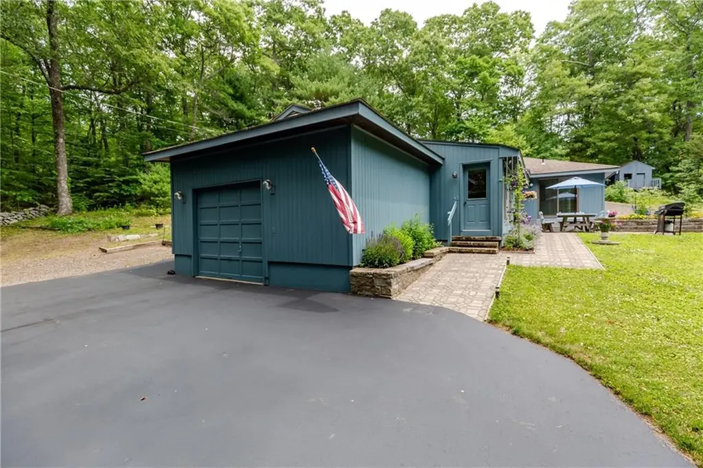 140 Burlingame Road Smithfield RI 02917