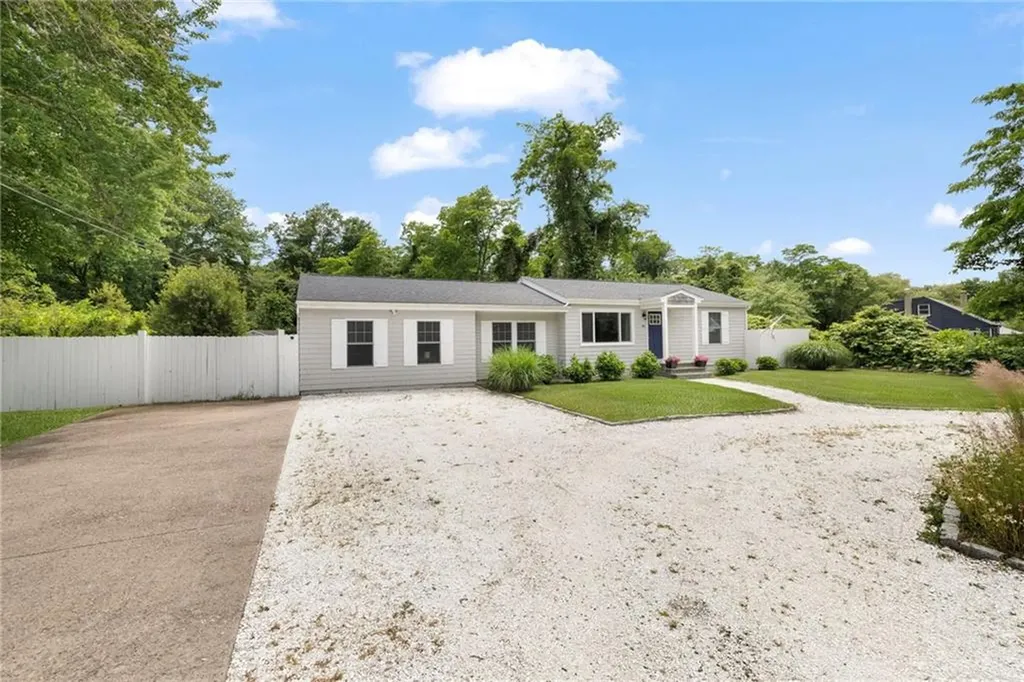 48 Foddering Farm Road Narragansett RI 02882