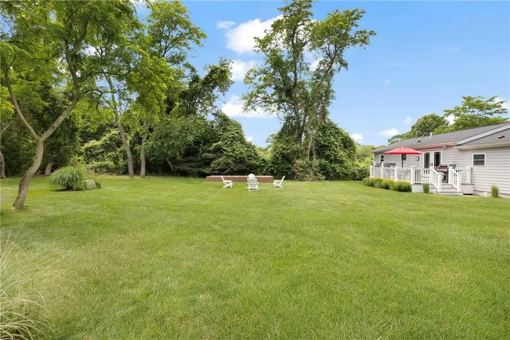 48 Foddering Farm Road Narragansett RI 02882