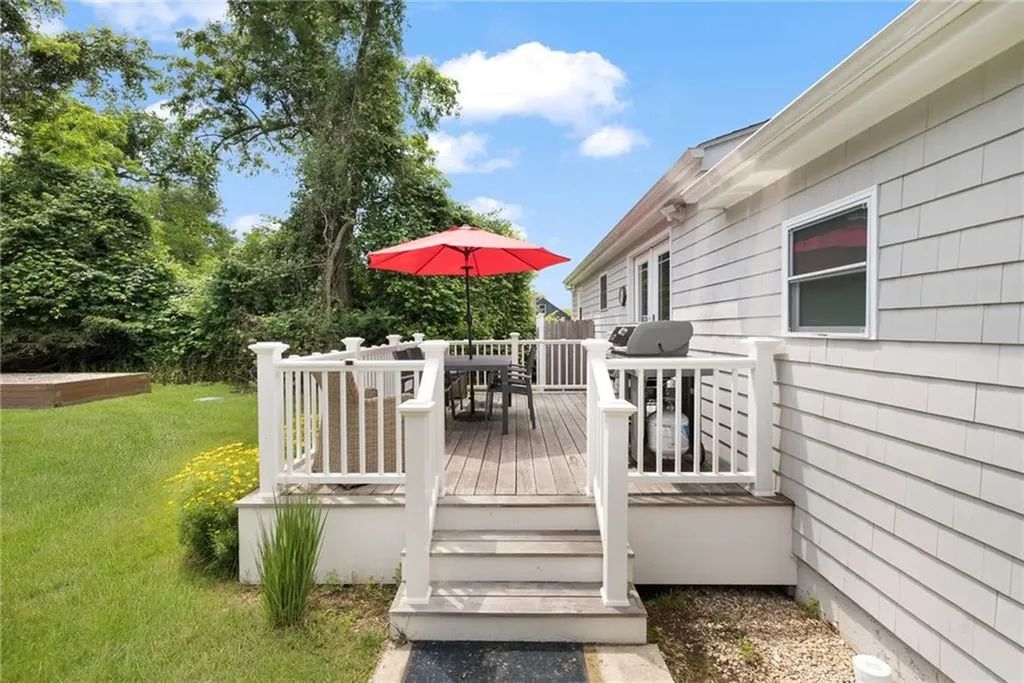 48 Foddering Farm Road Narragansett RI 02882