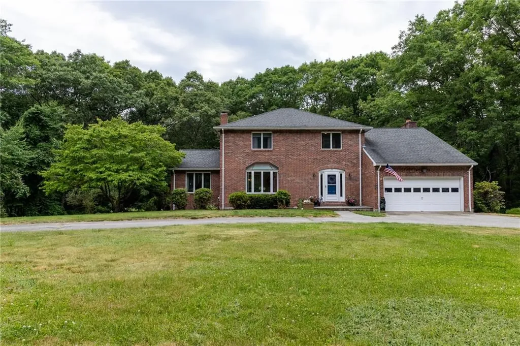 20 Lincoln Drive North Smithfield RI 02896