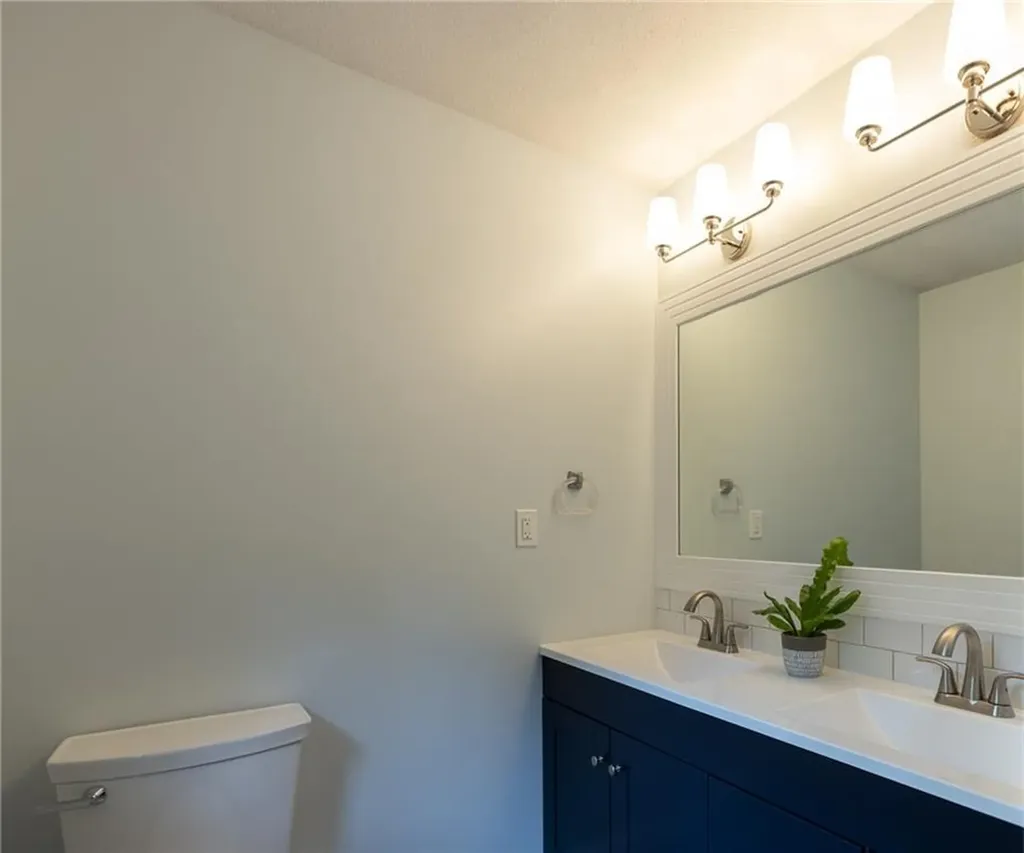 20 Lincoln Drive North Smithfield RI 02896