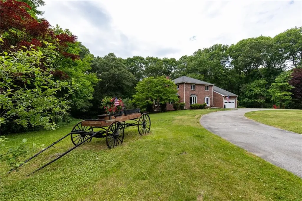 20 Lincoln Drive North Smithfield RI 02896