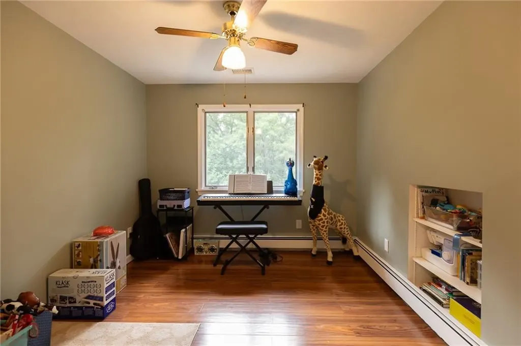 20 Lincoln Drive North Smithfield RI 02896