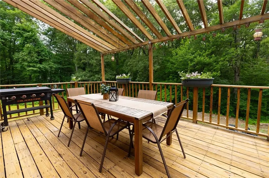 20 Lincoln Drive North Smithfield RI 02896