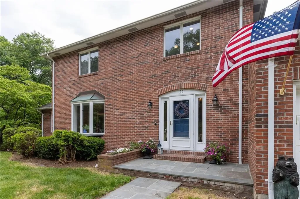 20 Lincoln Drive North Smithfield RI 02896