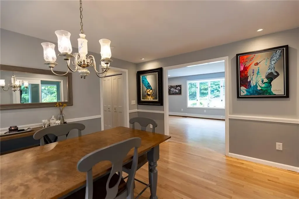 20 Lincoln Drive North Smithfield RI 02896