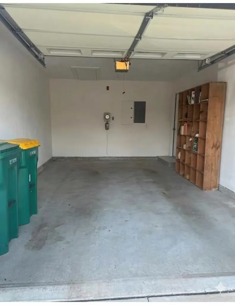806 Village Green Circle Coventry RI 02816