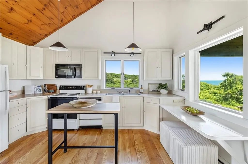 73 Quaker Hill Farm Road Little Compton RI 02837