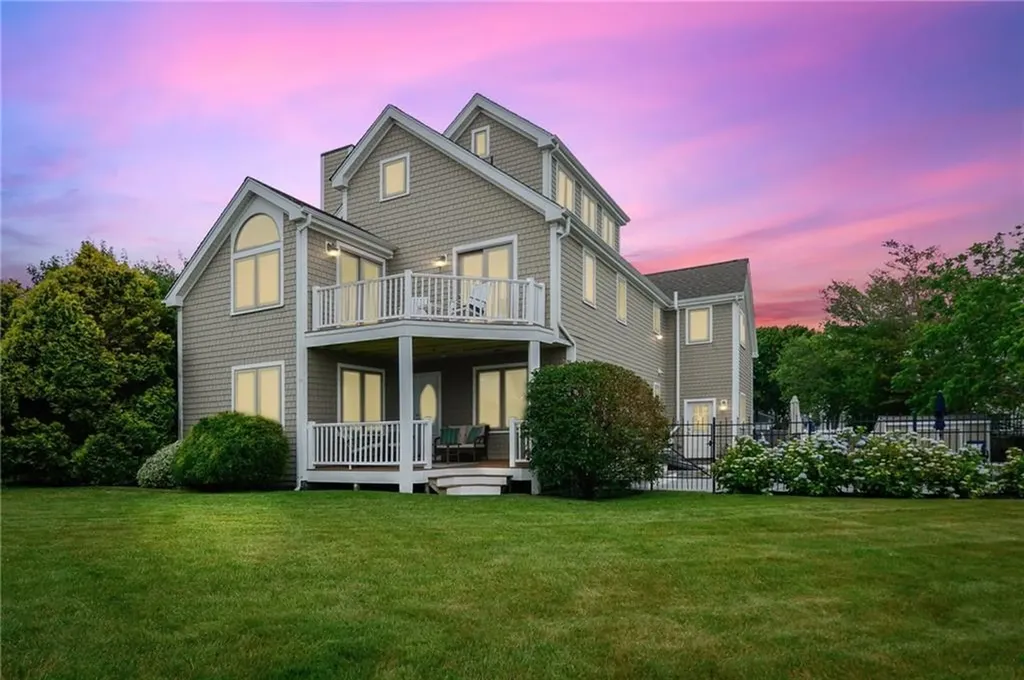 20 Roxbury Road Narragansett RI 02882