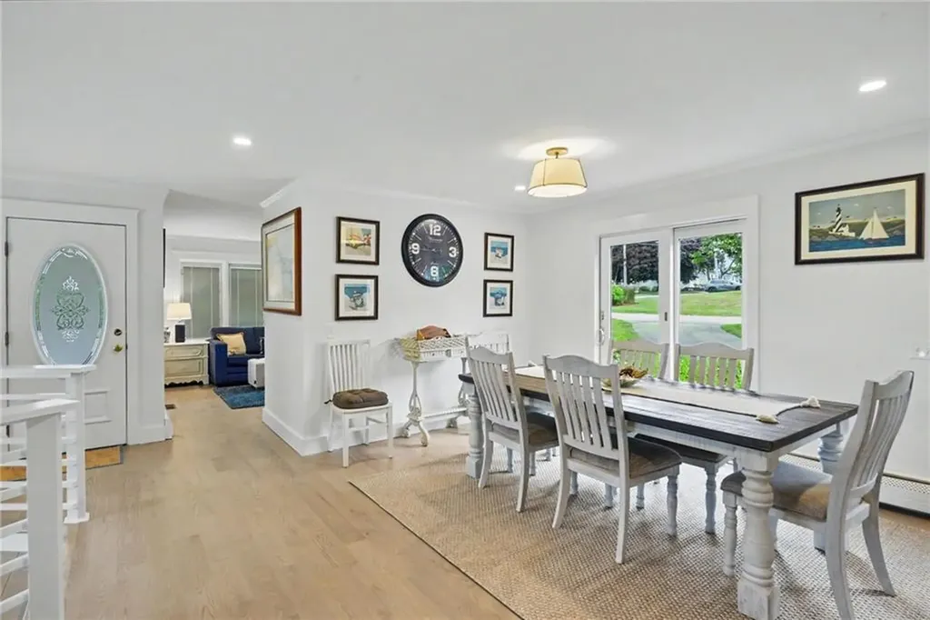 20 Roxbury Road Narragansett RI 02882