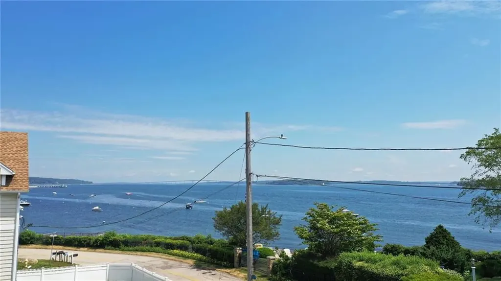 20 Roxbury Road Narragansett RI 02882