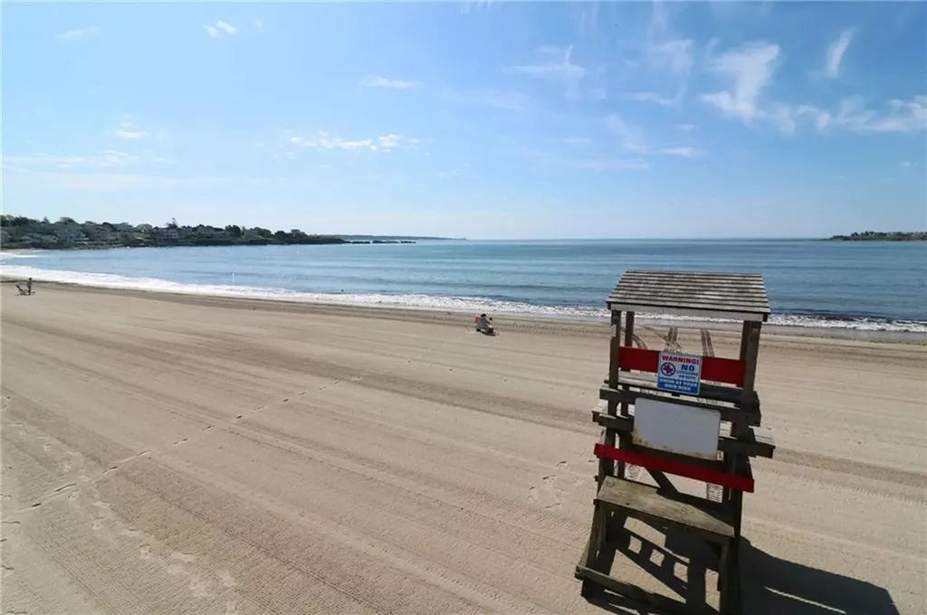 20 Roxbury Road Narragansett RI 02882