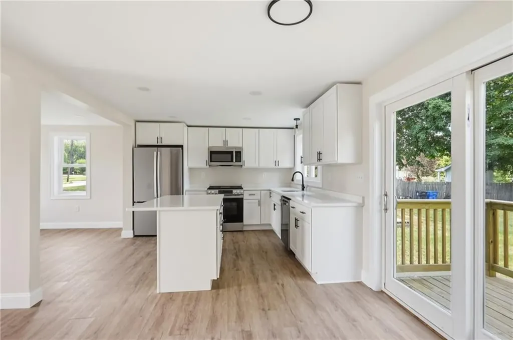 533 Scituate Avenue Cranston RI 02921