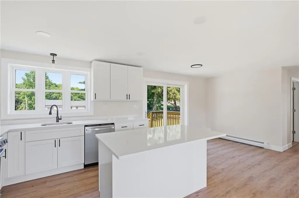 533 Scituate Avenue Cranston RI 02921