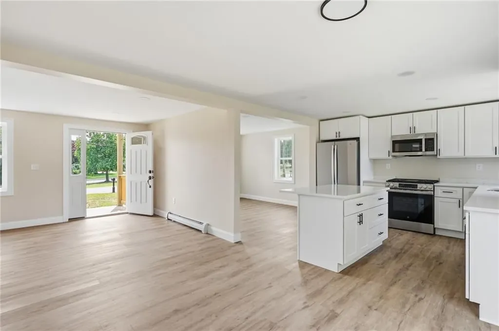 533 Scituate Avenue Cranston RI 02921