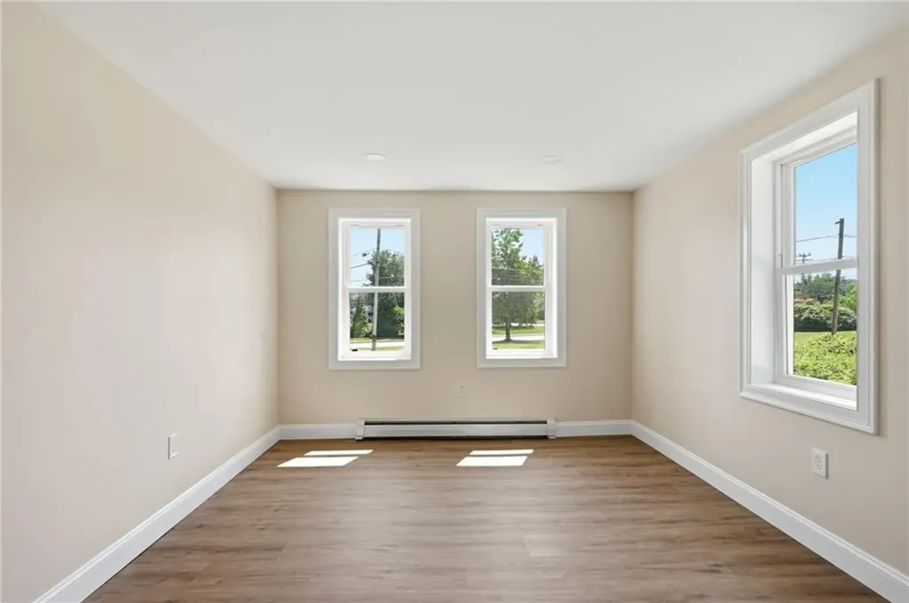 533 Scituate Avenue Cranston RI 02921