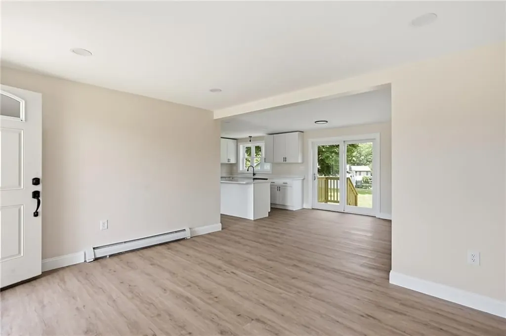 533 Scituate Avenue Cranston RI 02921