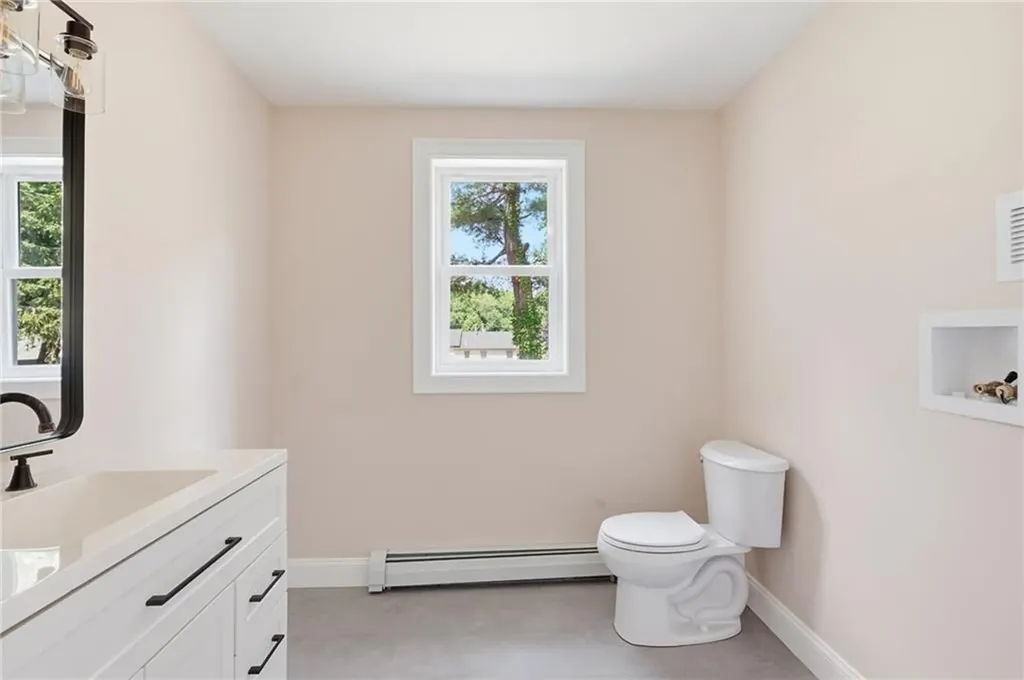 533 Scituate Avenue Cranston RI 02921