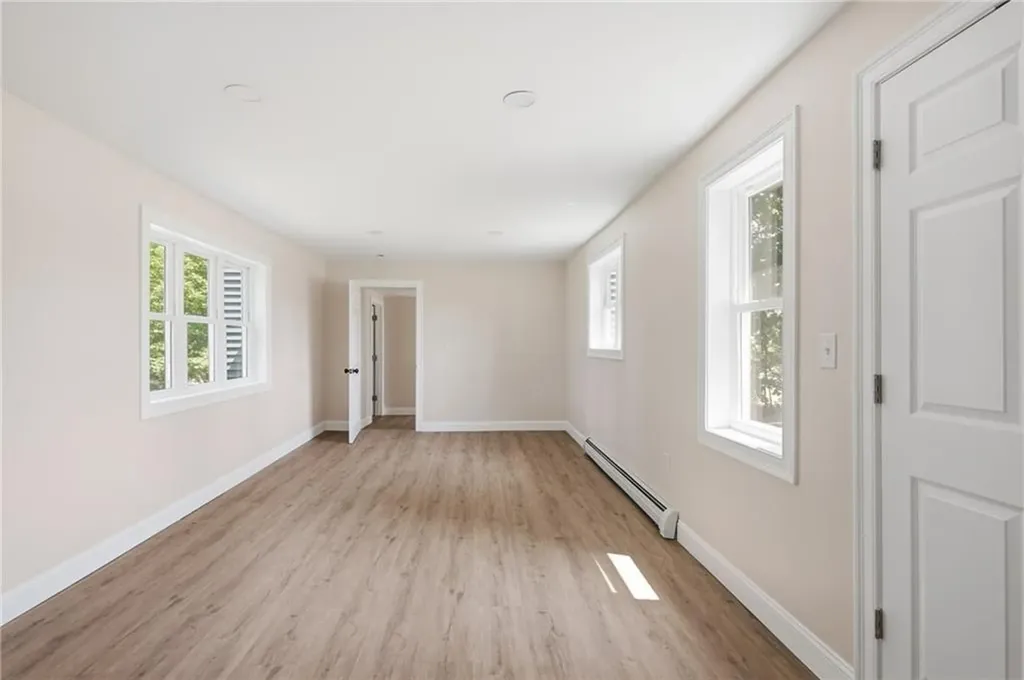 533 Scituate Avenue Cranston RI 02921