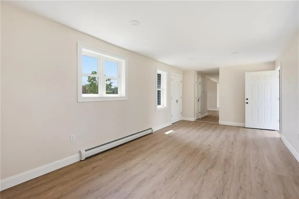 533 Scituate Avenue Cranston RI 02921
