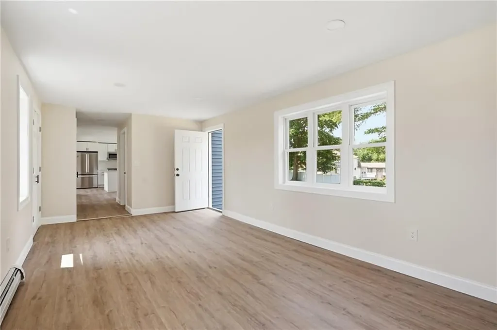 533 Scituate Avenue Cranston RI 02921