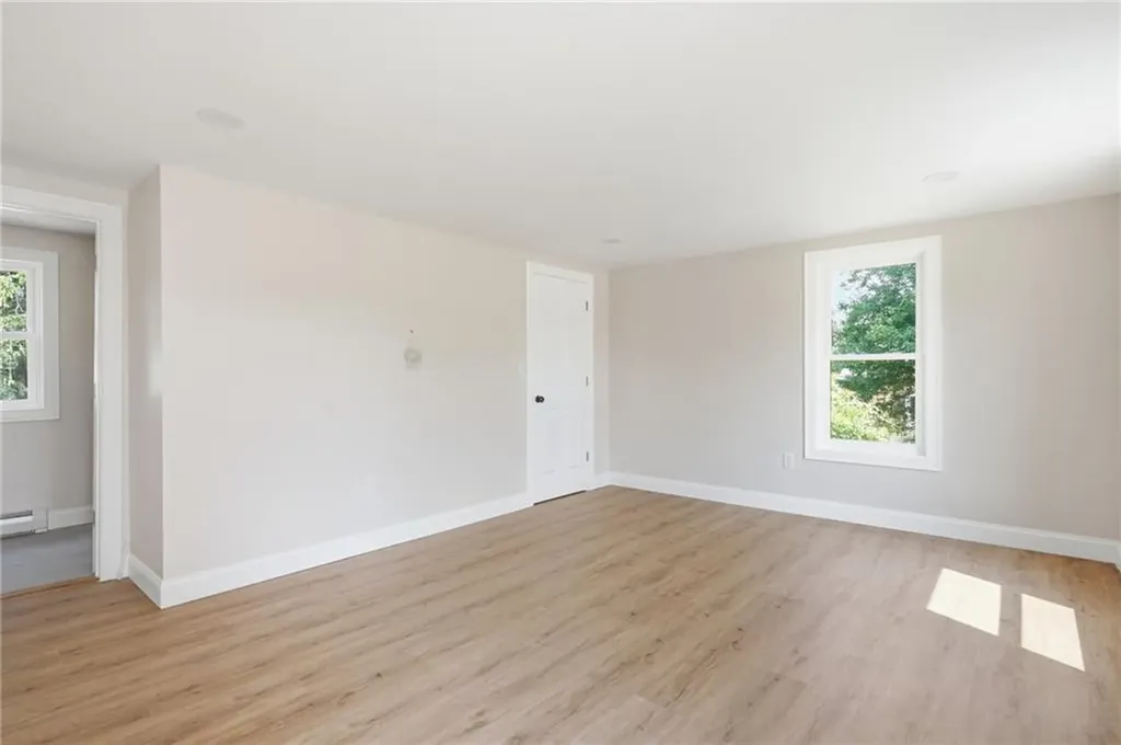 533 Scituate Avenue Cranston RI 02921