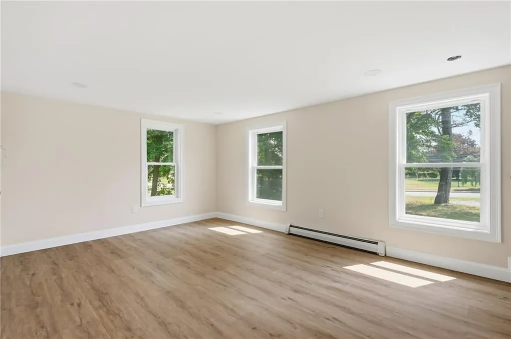 533 Scituate Avenue Cranston RI 02921