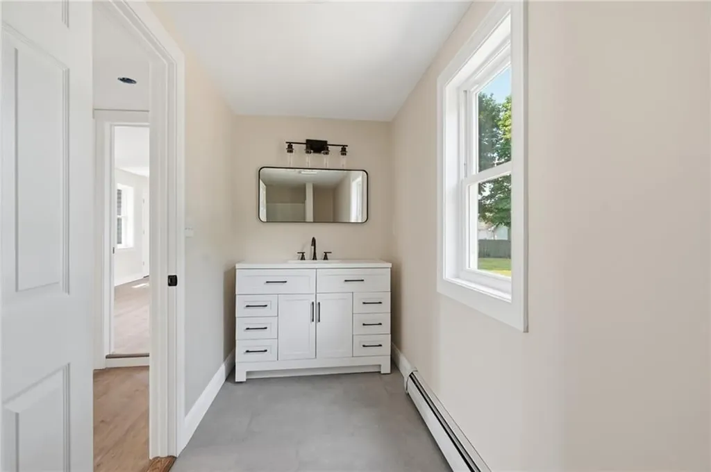 533 Scituate Avenue Cranston RI 02921