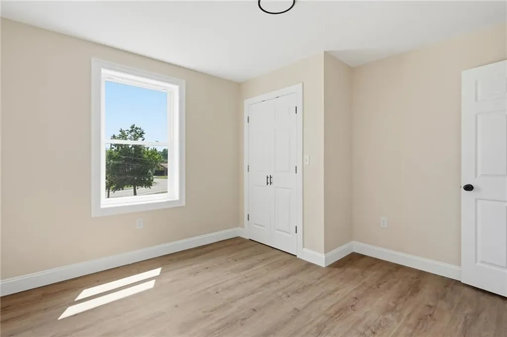 533 Scituate Avenue Cranston RI 02921