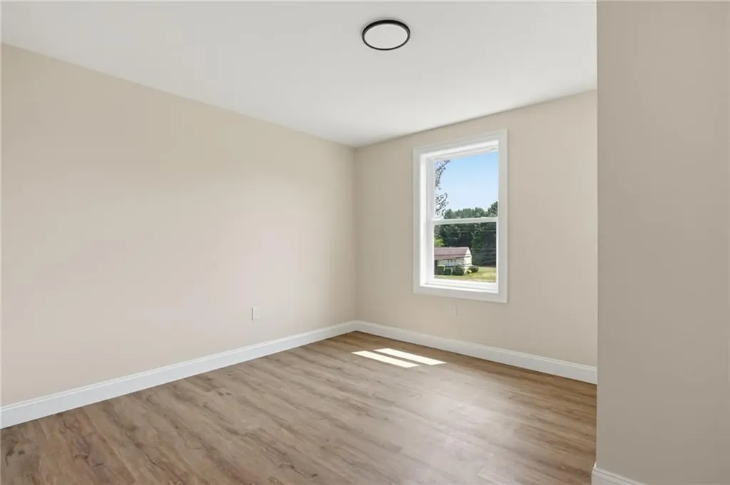 533 Scituate Avenue Cranston RI 02921