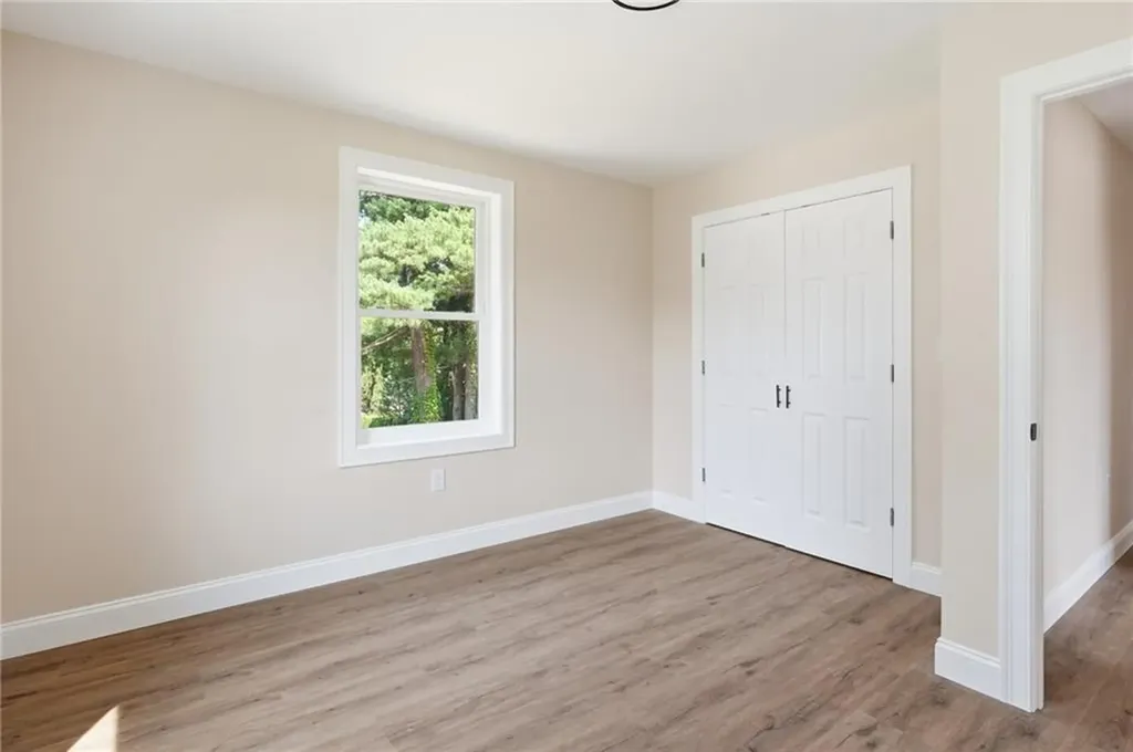 533 Scituate Avenue Cranston RI 02921