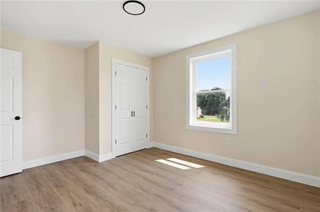 533 Scituate Avenue Cranston RI 02921