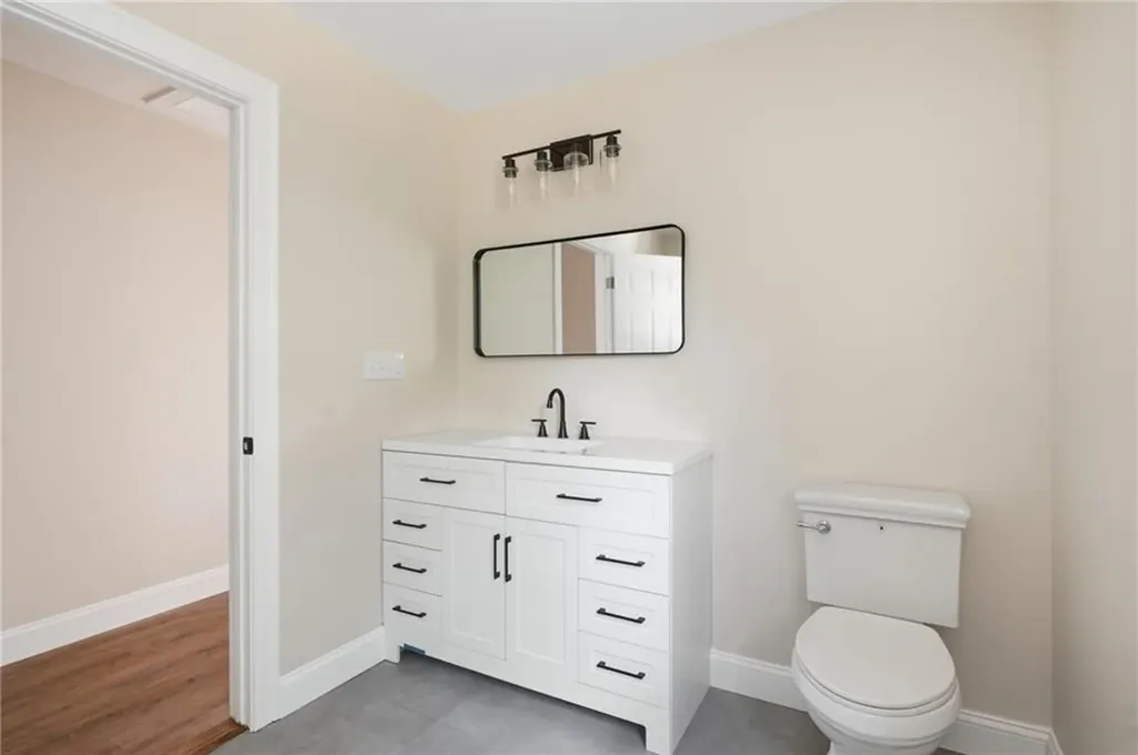 533 Scituate Avenue Cranston RI 02921
