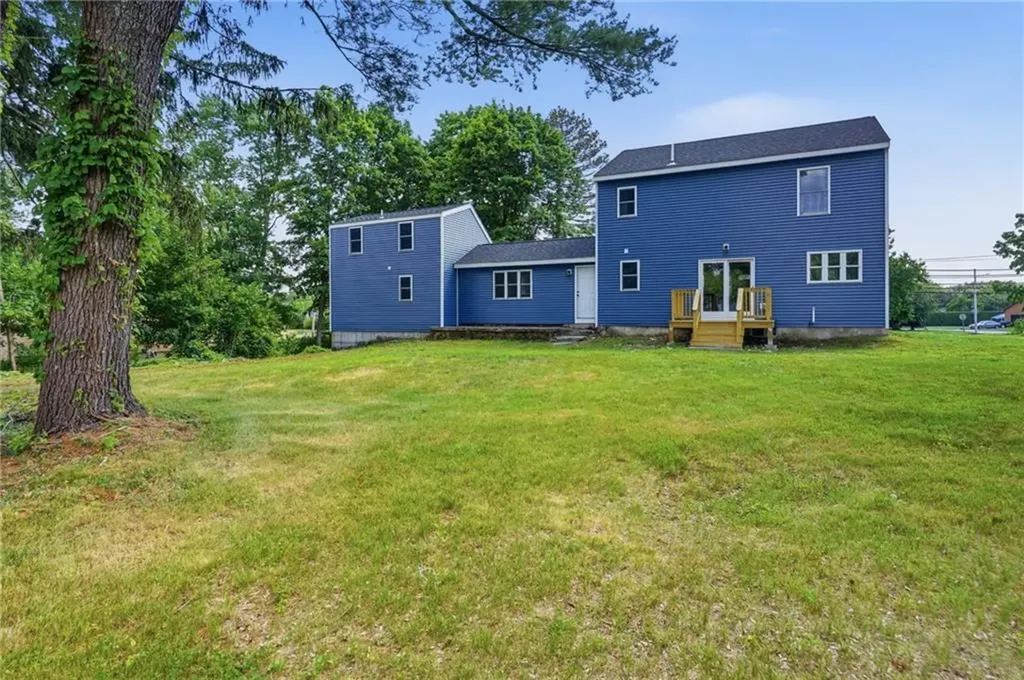 533 Scituate Avenue Cranston RI 02921
